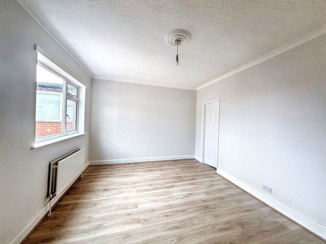 Flat Park Terrace in Bedlington Station