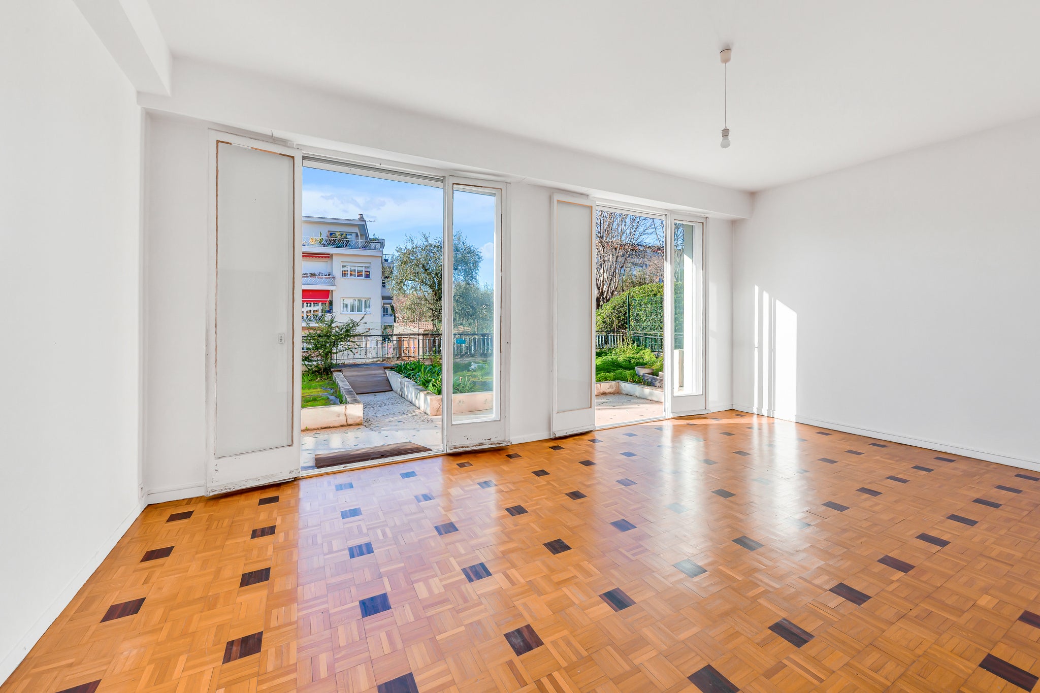 Flat Rue Claude Bernard in Nice