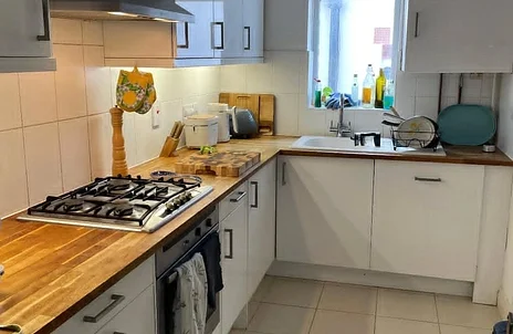 Flat Dollis Avenue in London