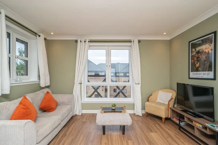 Flat Russell Gardens in City of Edinburgh