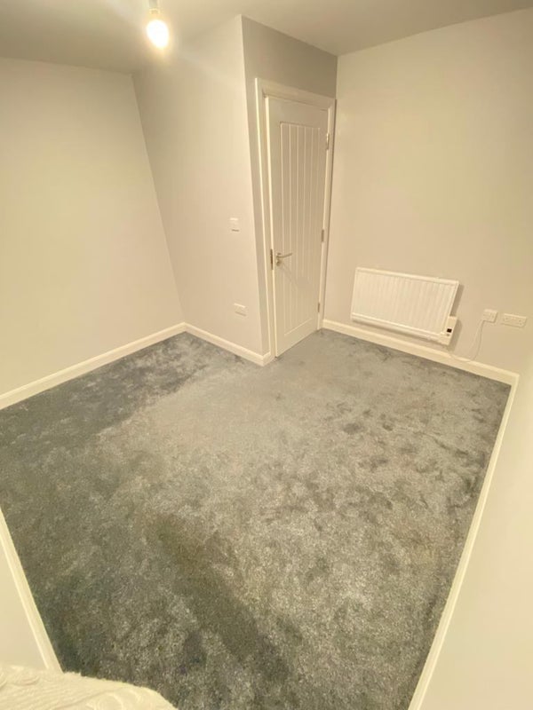 Flat Canberra Road in Greater London