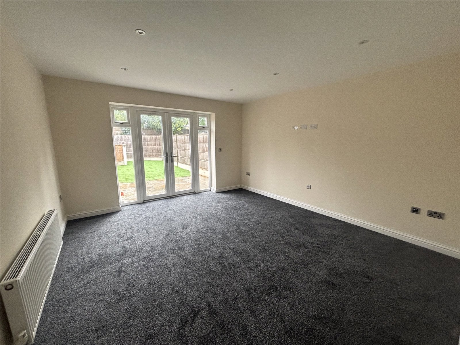 Flat New Penkridge Road in Cannock Chase