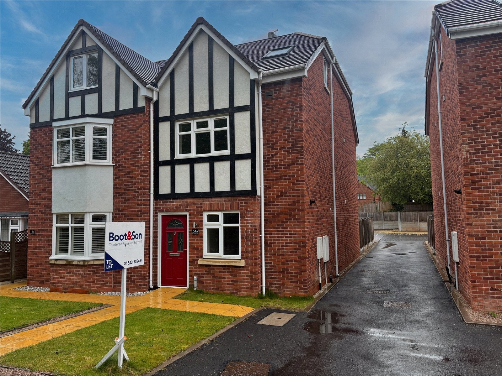 Flat New Penkridge Road in Cannock Chase