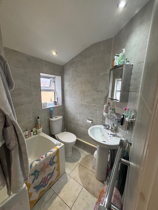 House Crewys Road in Greater London