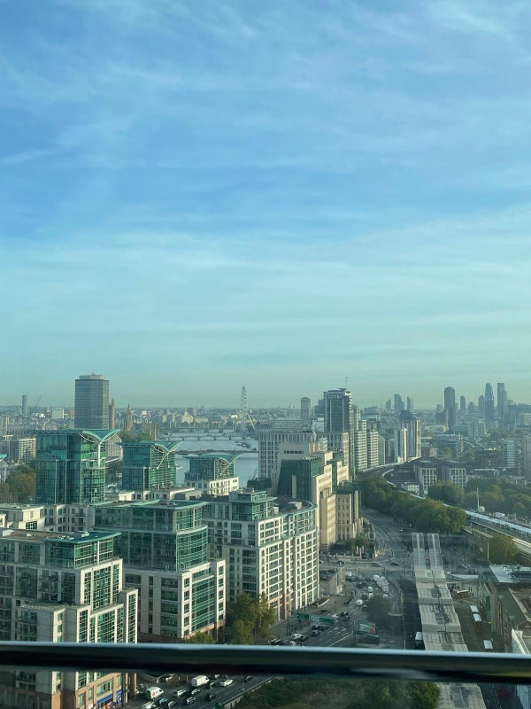 Room Miles Street in Greater London