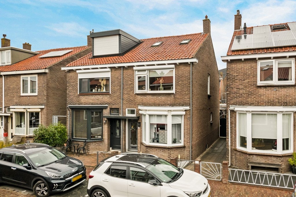 Huis Burgemeester Ypeijstraat 12 in Sliedrecht