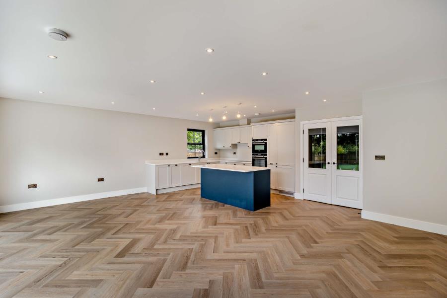 Flat Sandy Lodge Way in Greater London