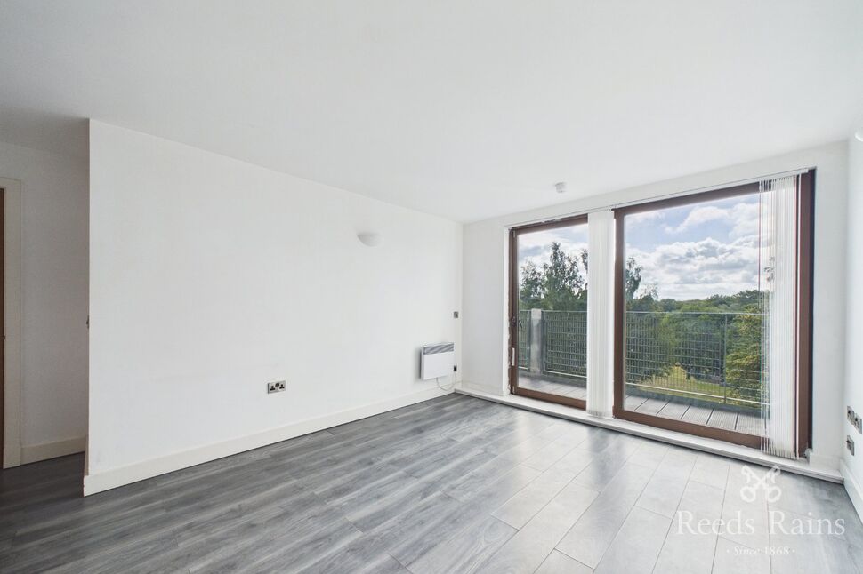 Flat Isaac Way in Manchester