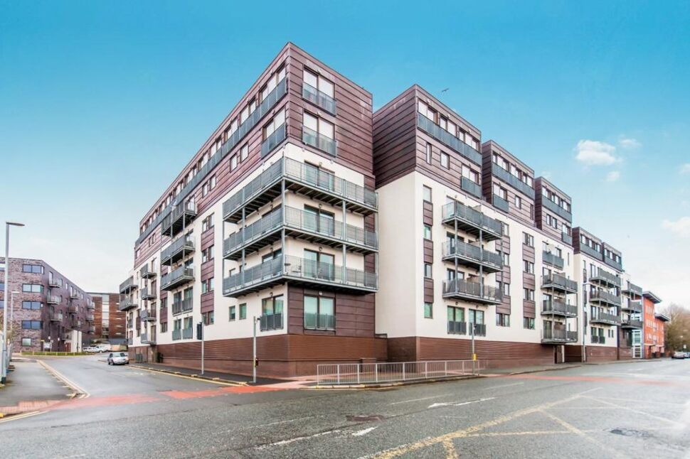 Flat Isaac Way in Manchester