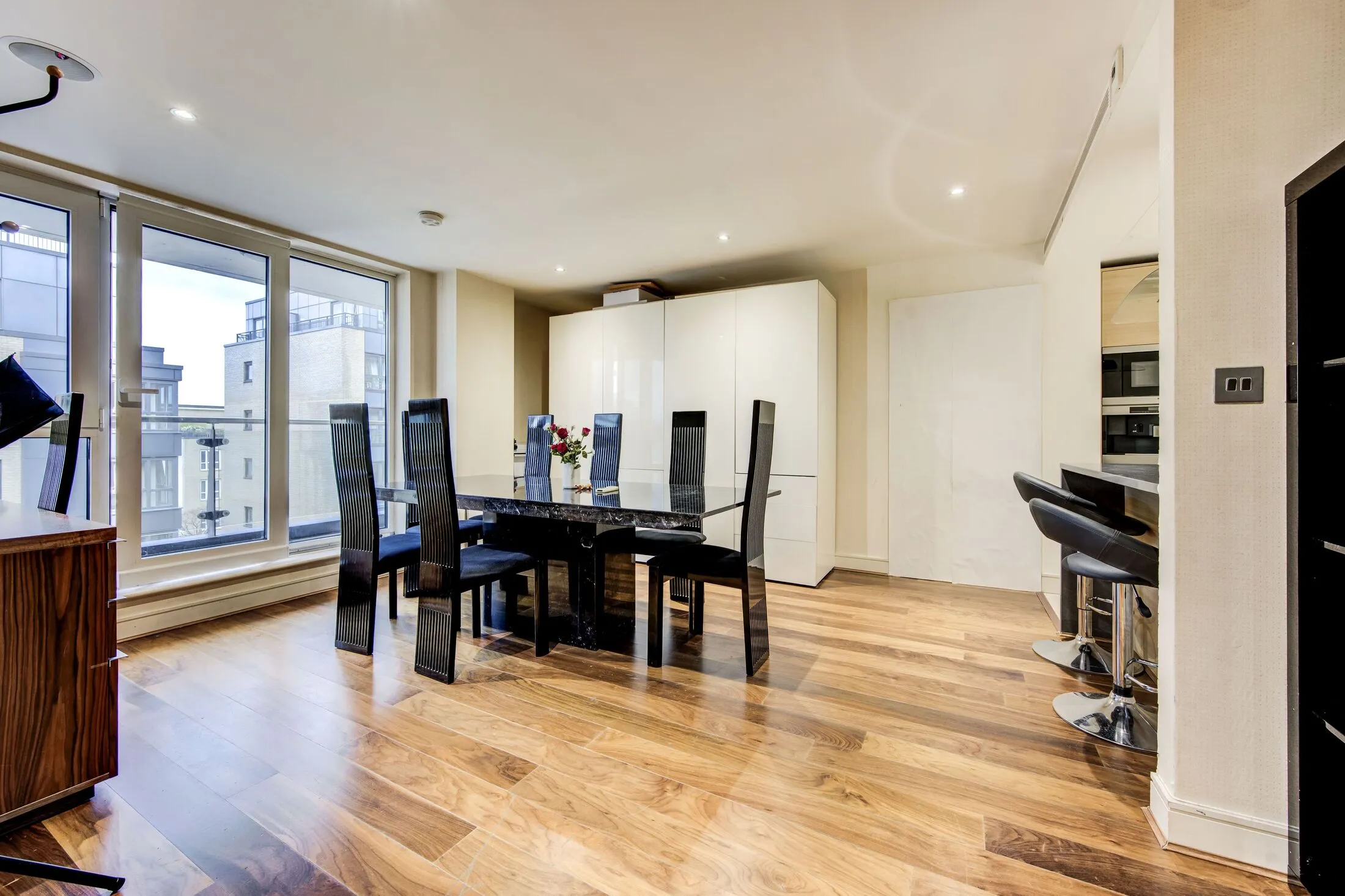 Flat Stephendale Road in Greater London