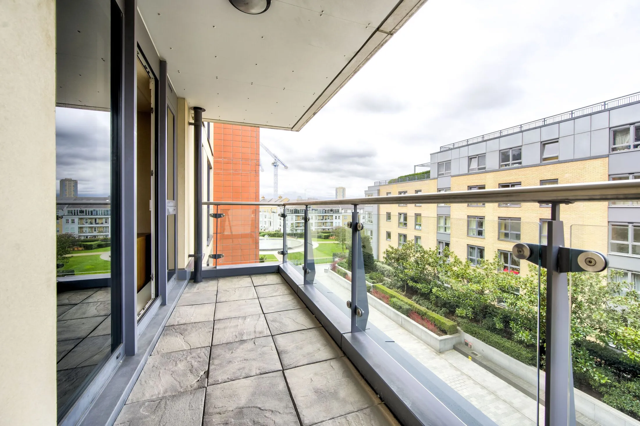 Flat Stephendale Road in Greater London