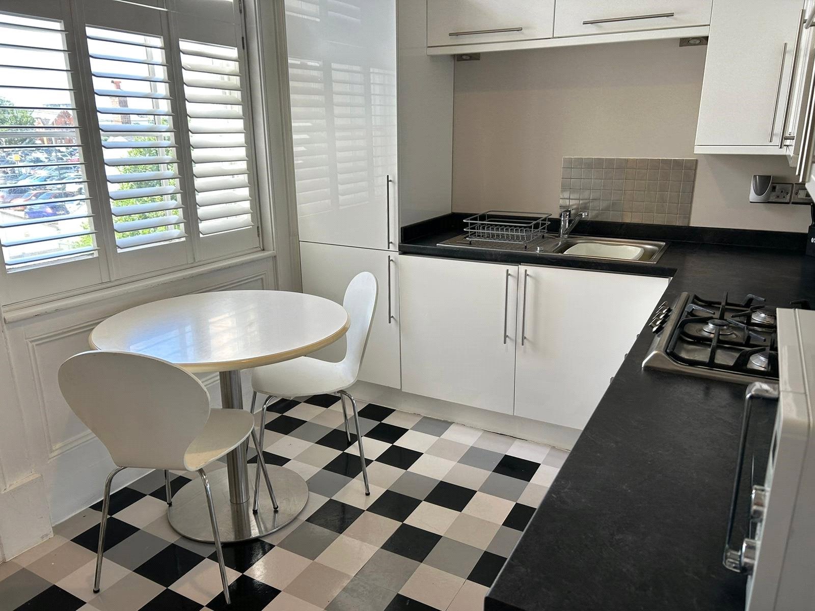 Flat Clarence Square in Cheltenham