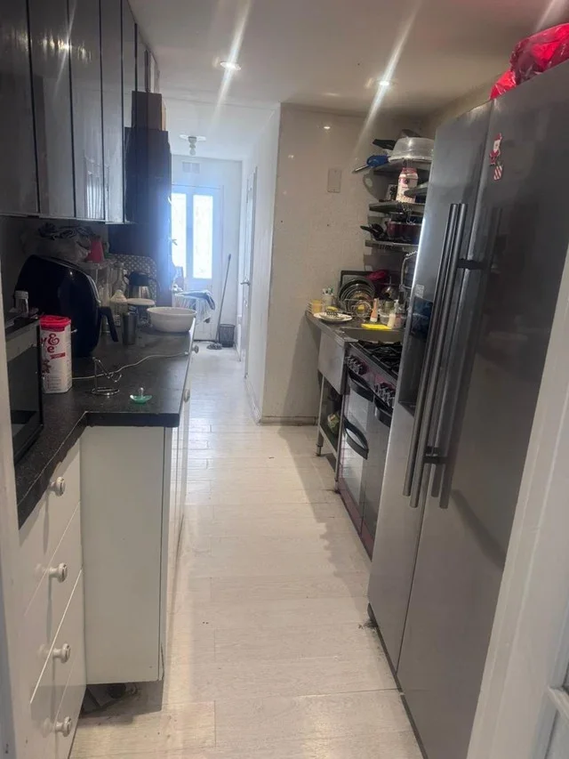 Room Queenborough Gardens in Greater London