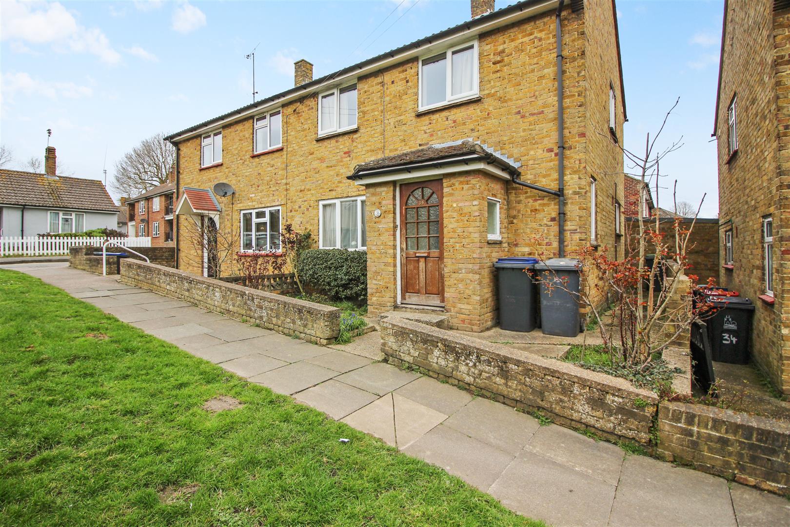House Whitehall Close in Canterbury