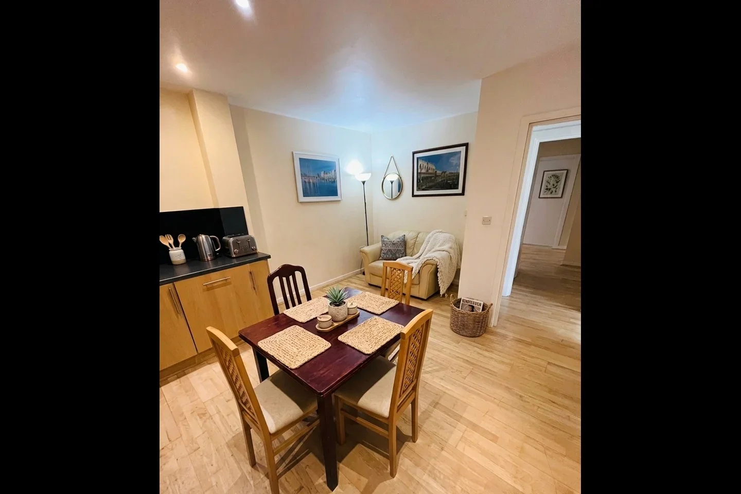 Room Mill Pond Close in Greater London