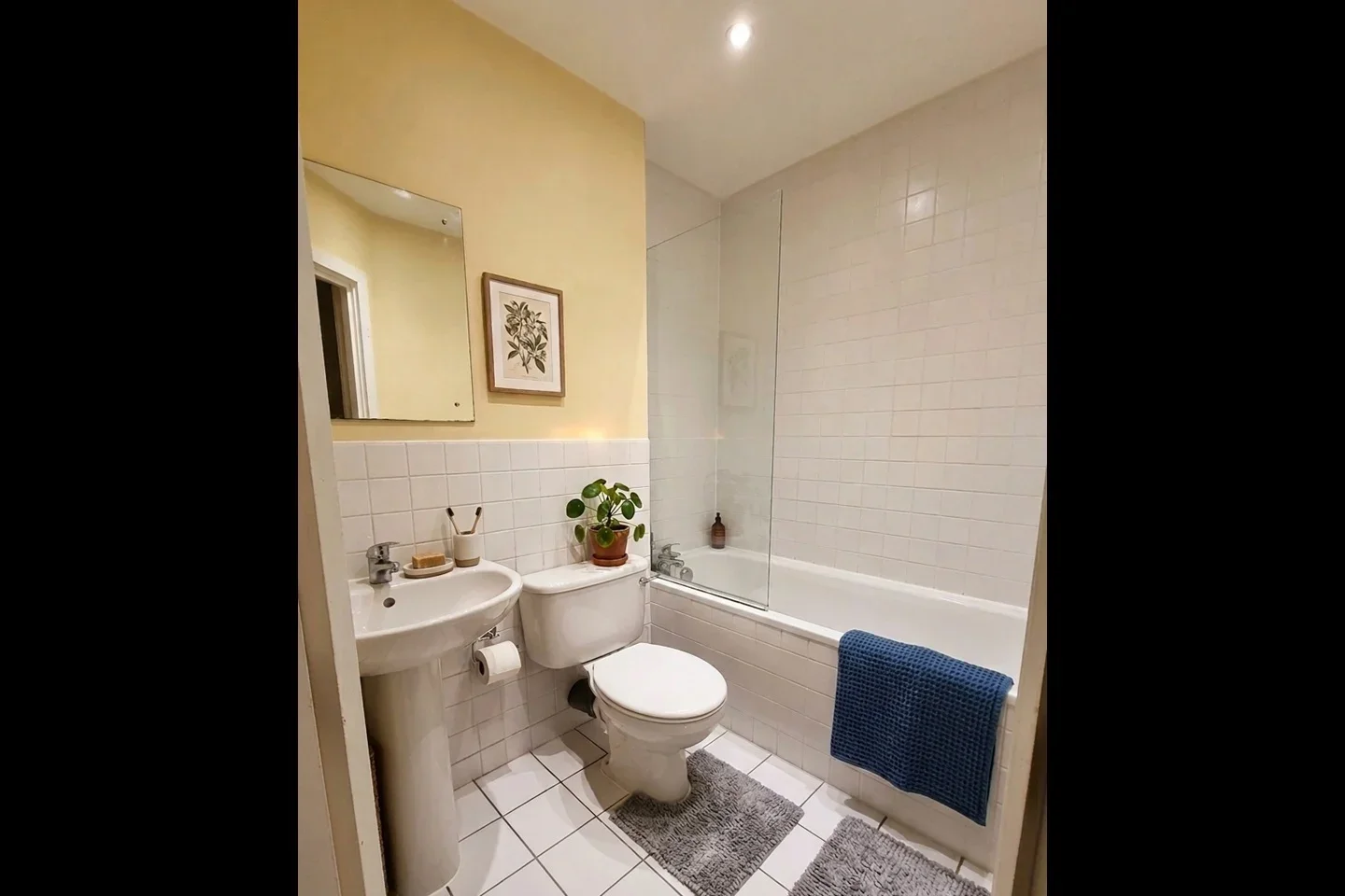 Room Mill Pond Close in Greater London