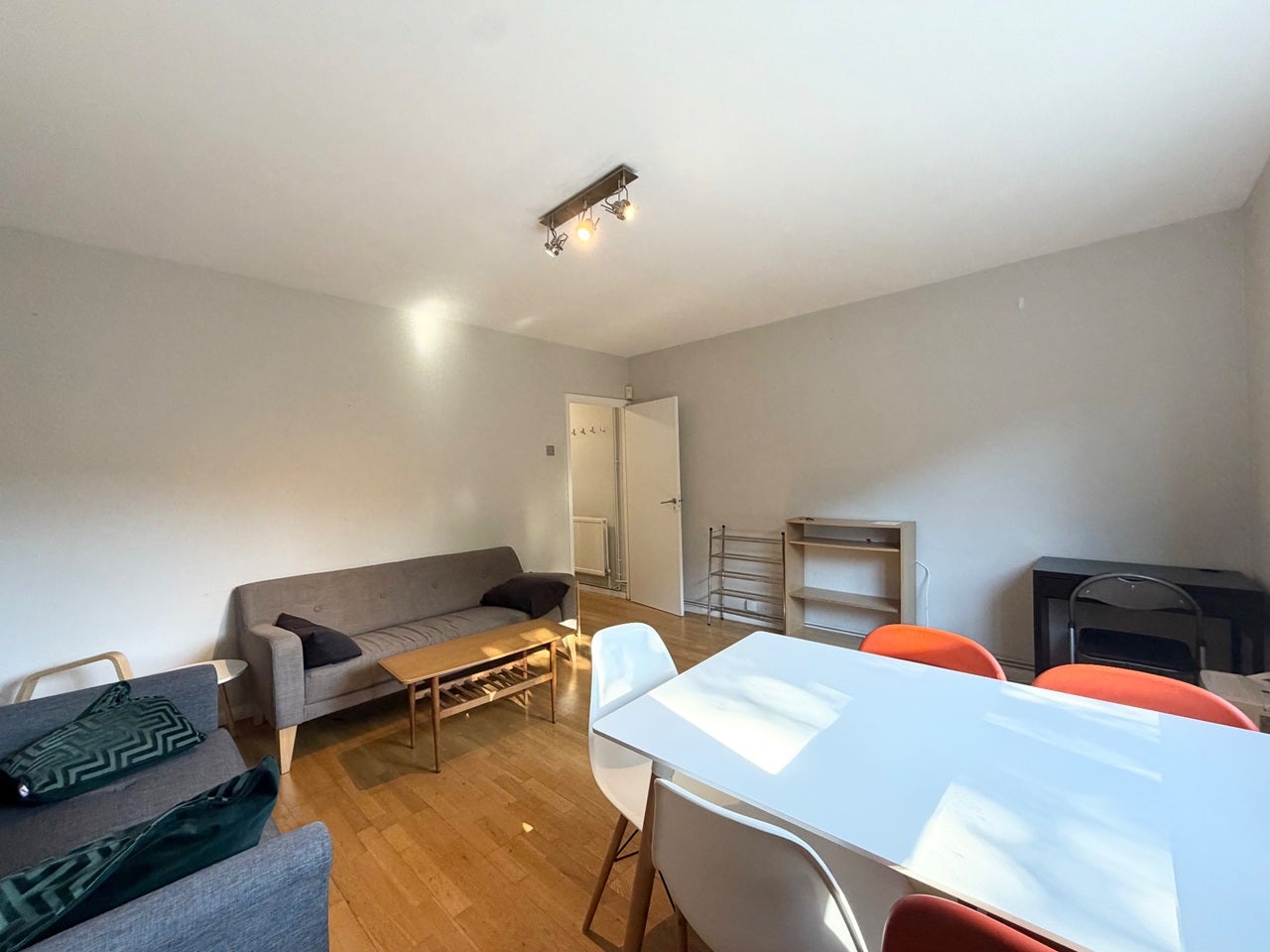 Flat New North Road in Greater London