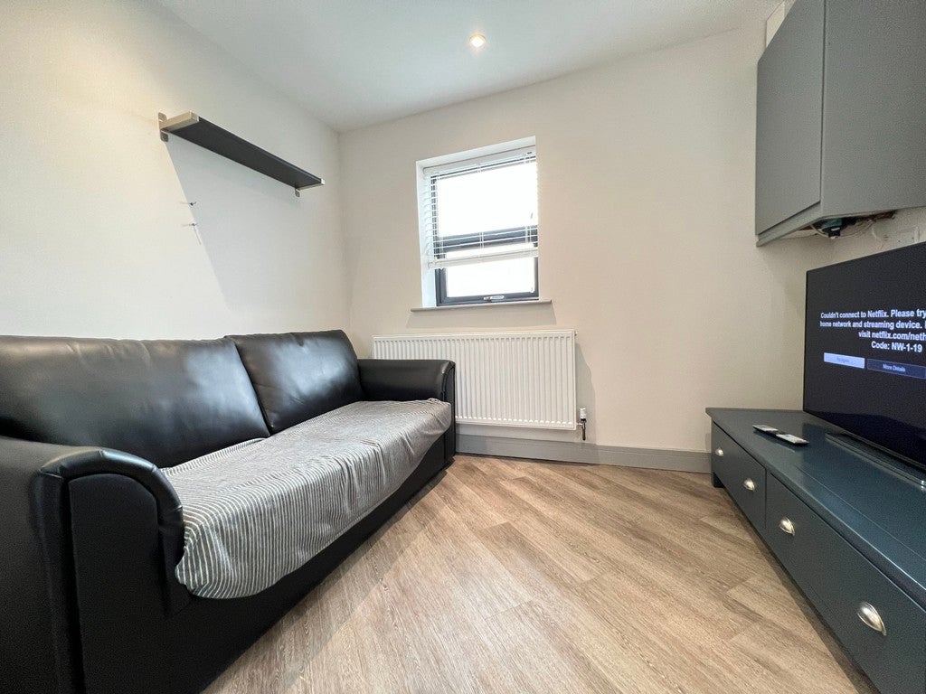 Flat Stratford Road in Nottingham