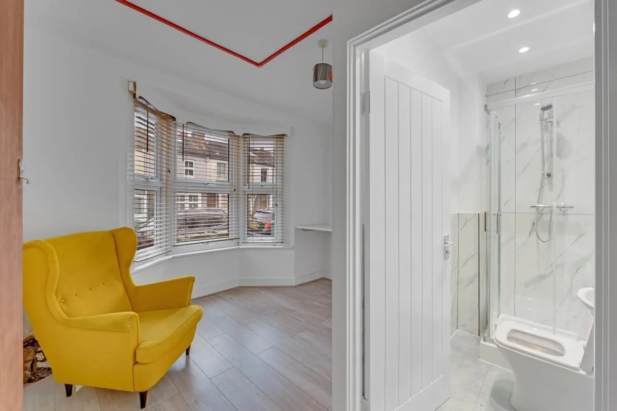 Room Frederick Road in Greater London