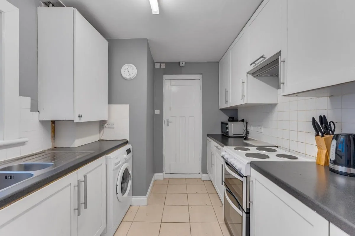 Room Frederick Road in Greater London