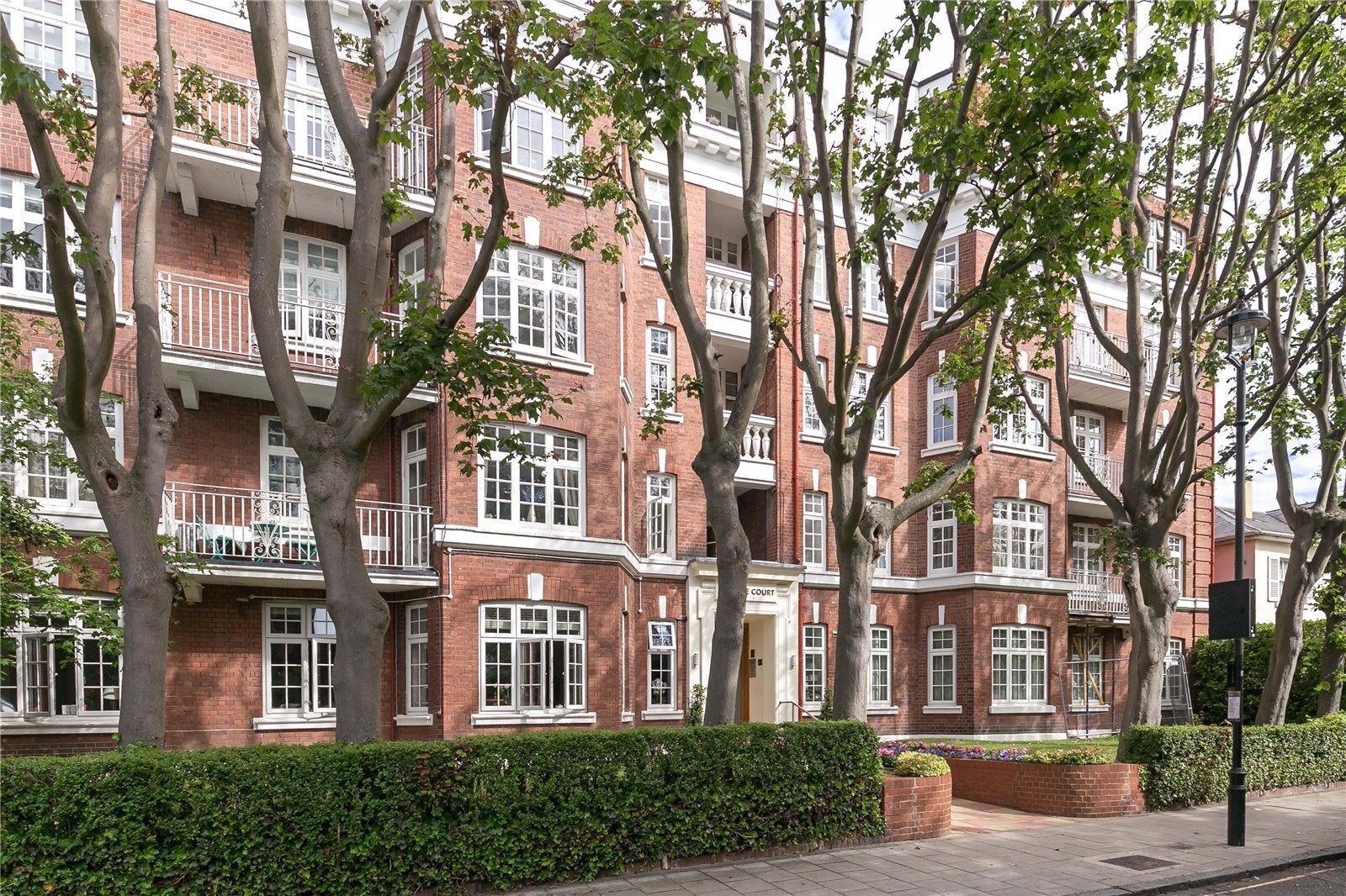 Flat Elm Tree Road in City of Westminster