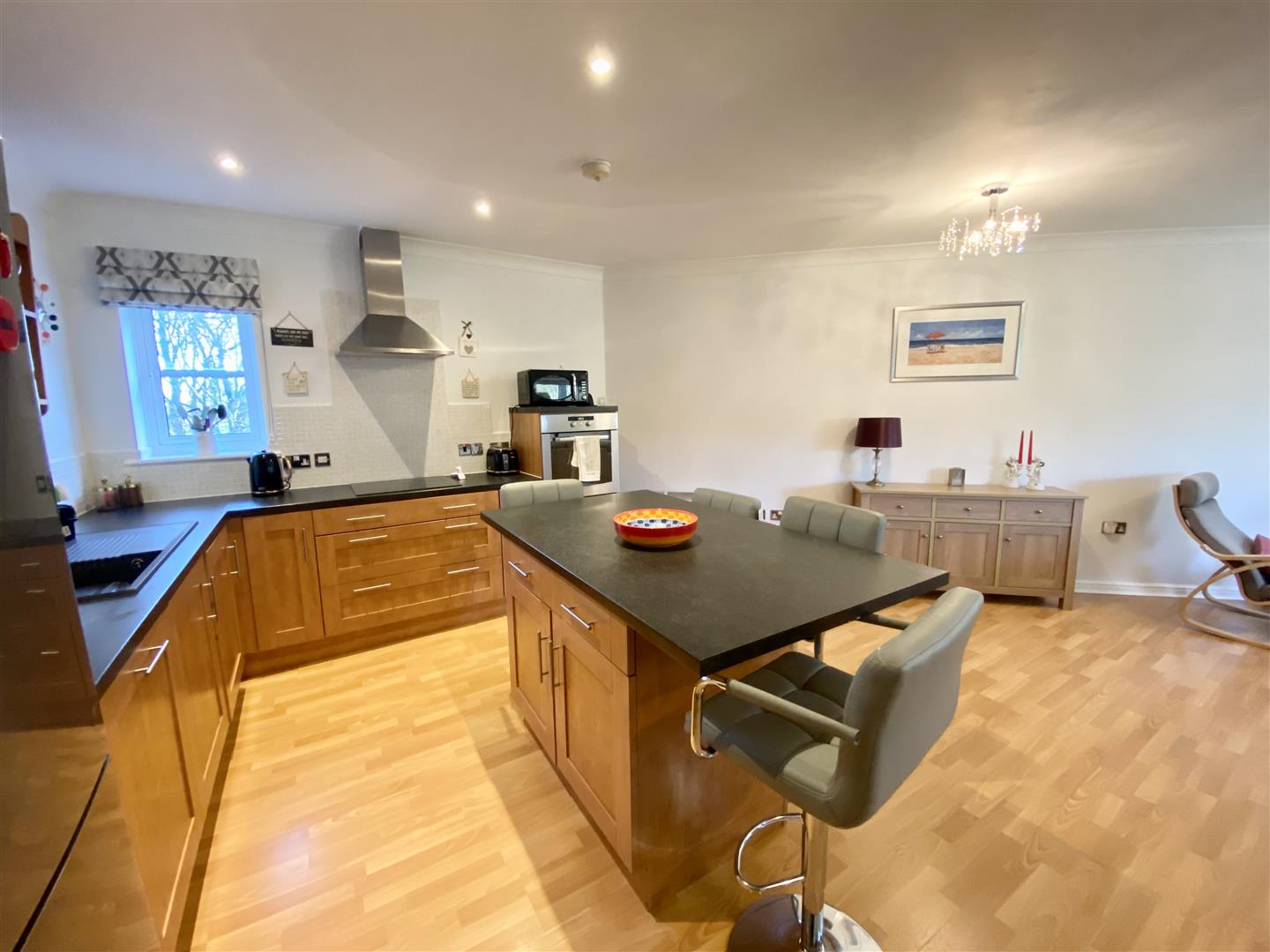 Flat Almond Court in Halifax