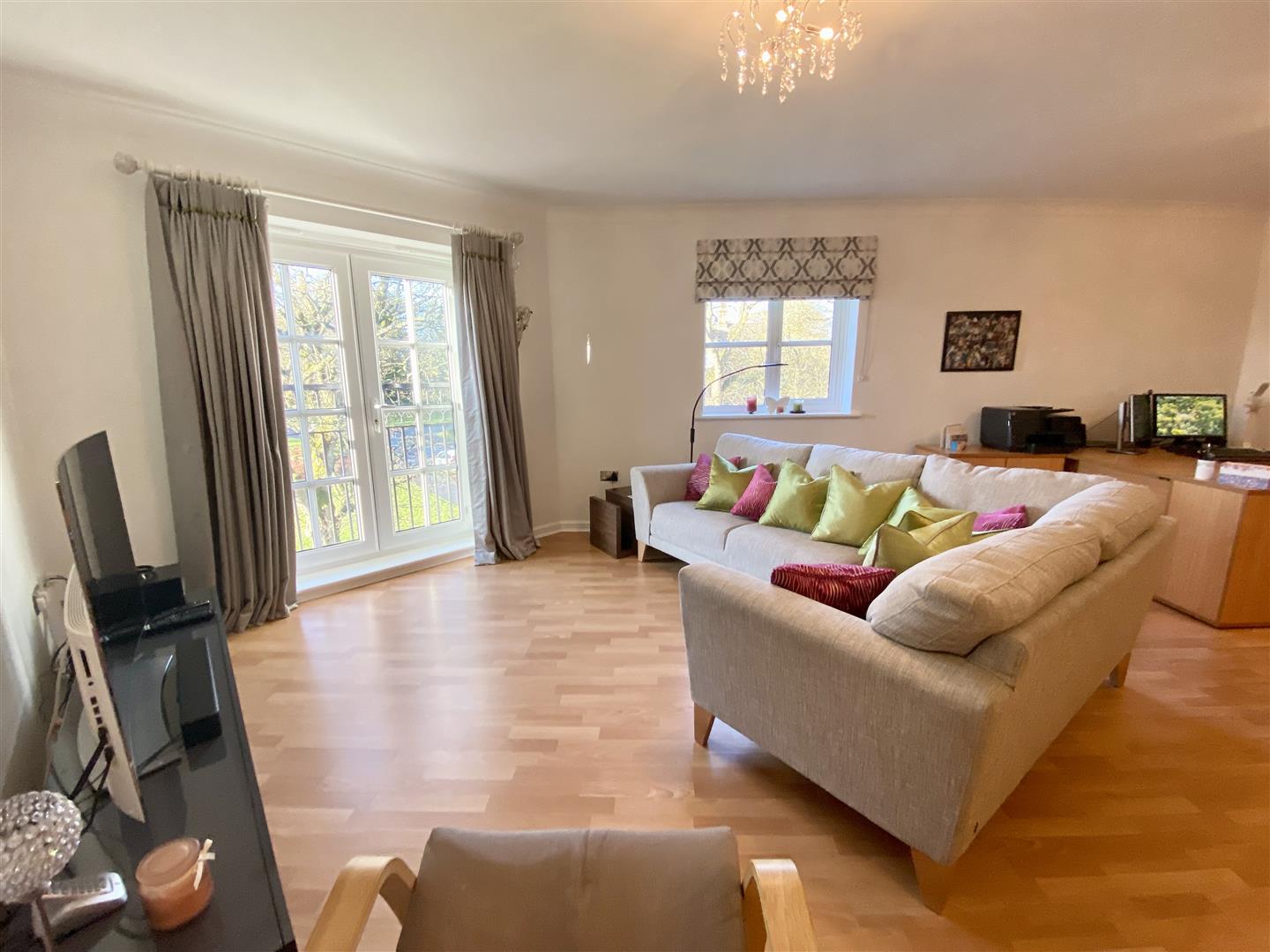 Flat Almond Court in Halifax