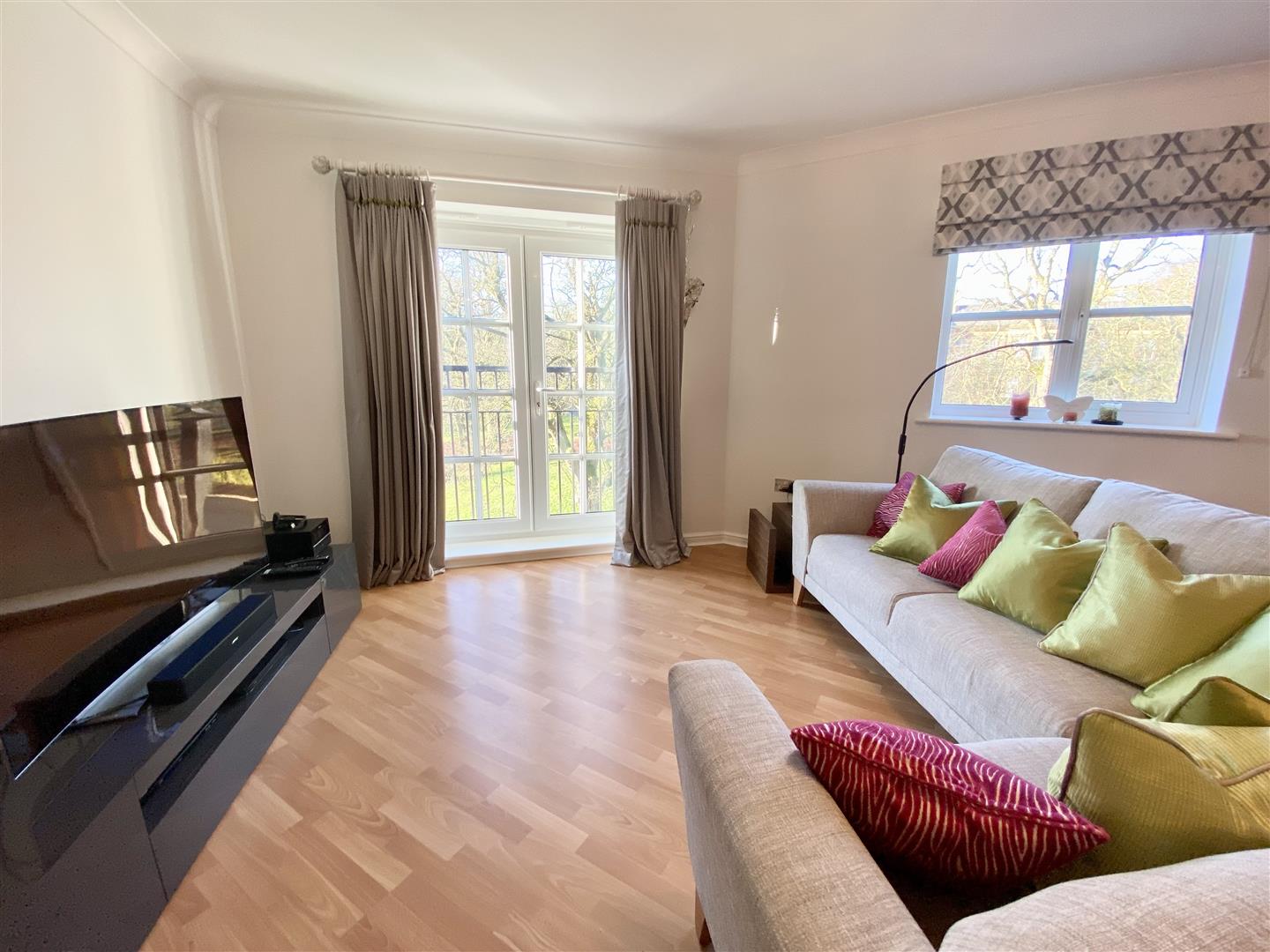 Flat Almond Court in Halifax