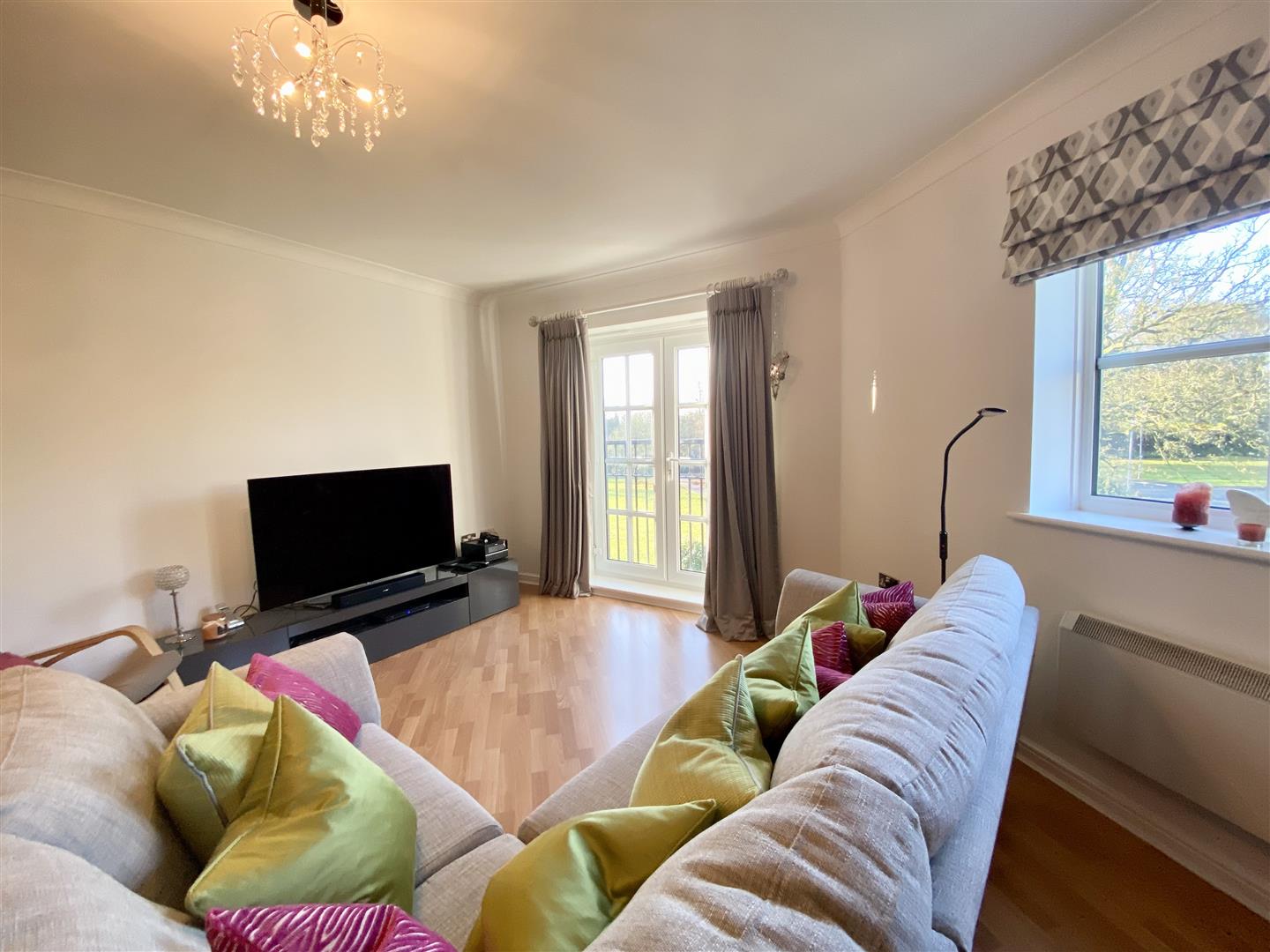 Flat Almond Court in Halifax
