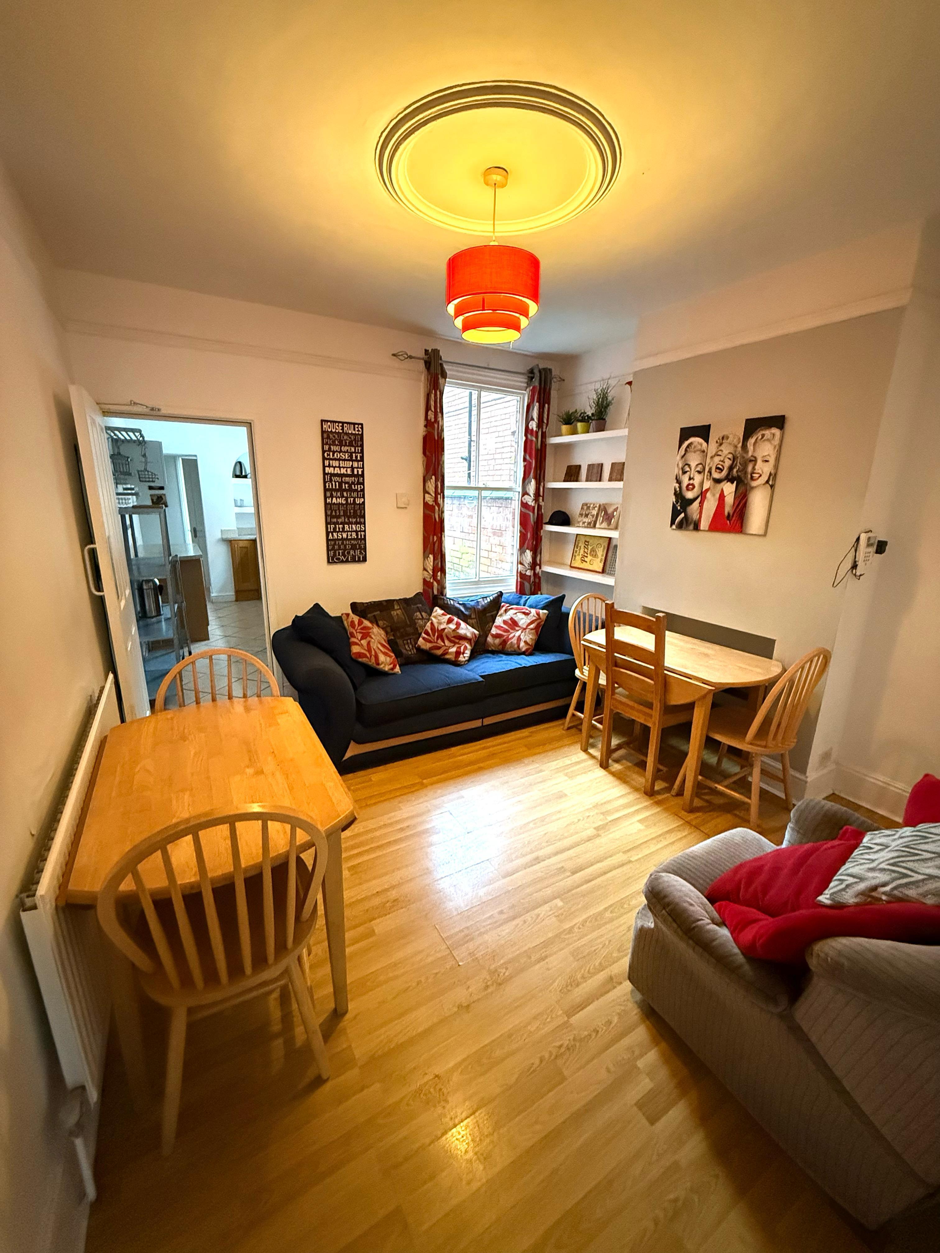Room Harrow Road in Leicester