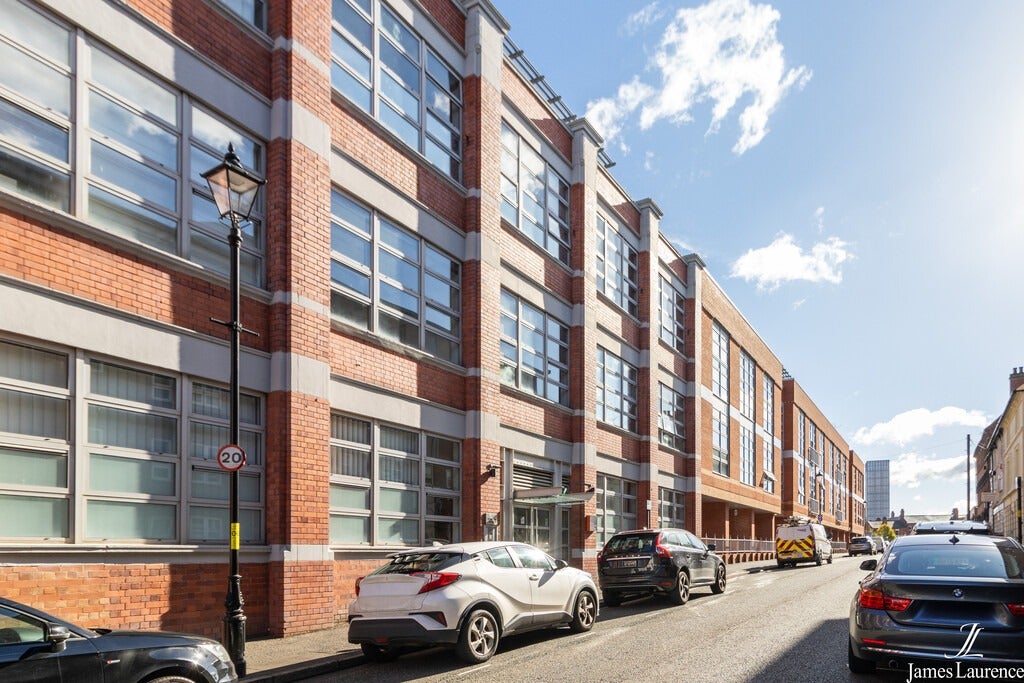Flat Branston Street in Birmingham