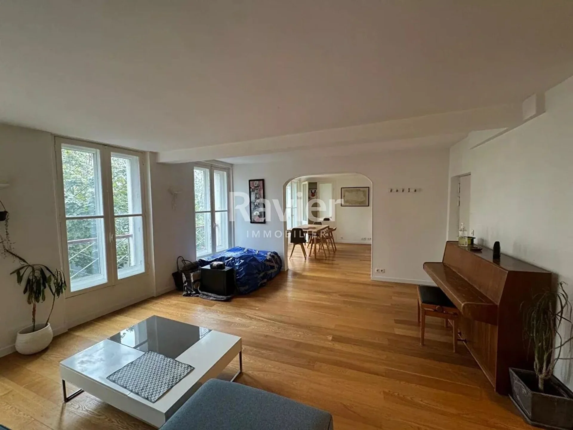 Appartement Rue du Faubourg Saint-Martin à Paris