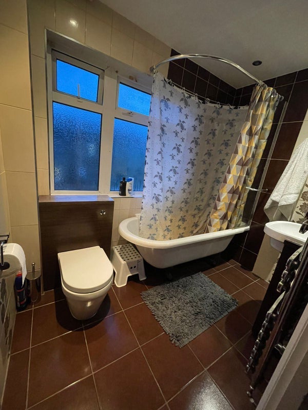 Room Duff Street in Greater London