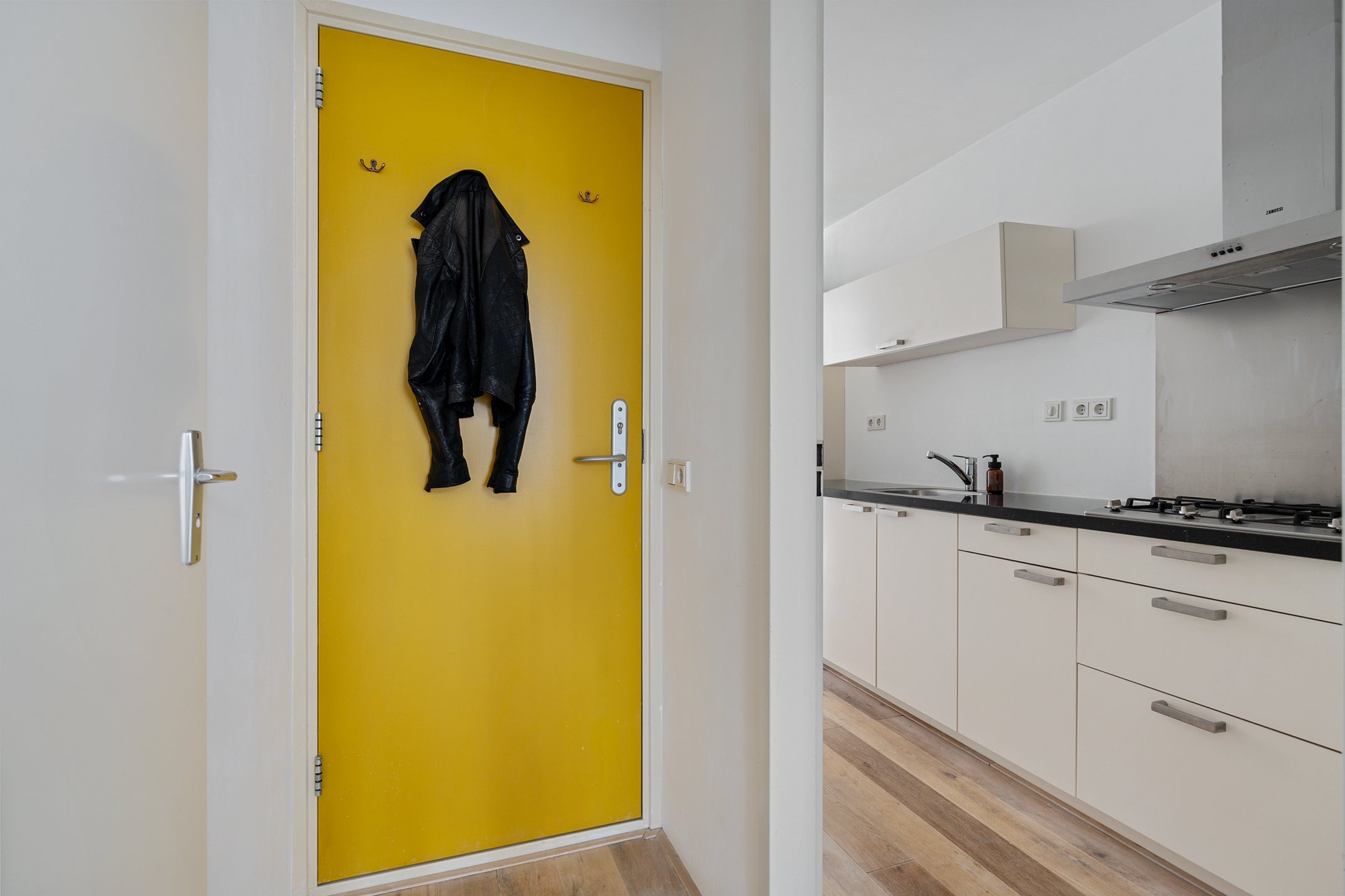 Studio te koop: Derde Hugo de Grootstraat 18-1, Amsterdam