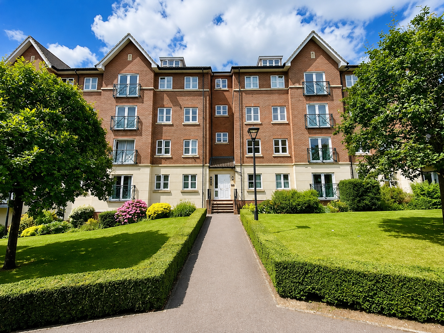 Flat Viridian Square in Aylesbury