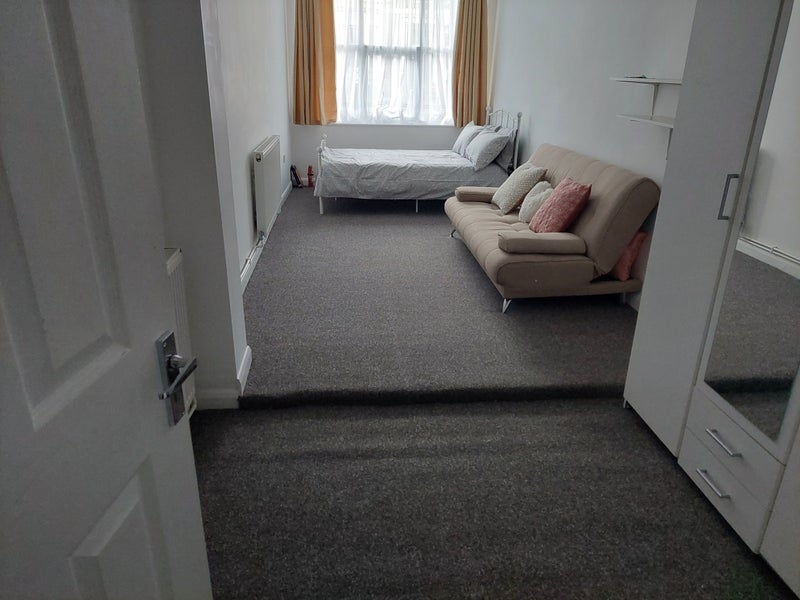 Room Burrage Road in Greater London
