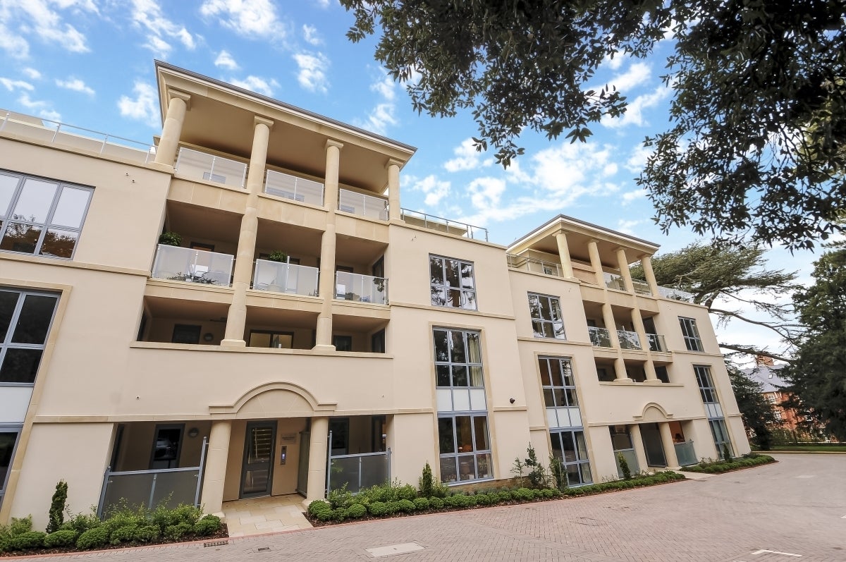 Flat Humphris Place in Cheltenham