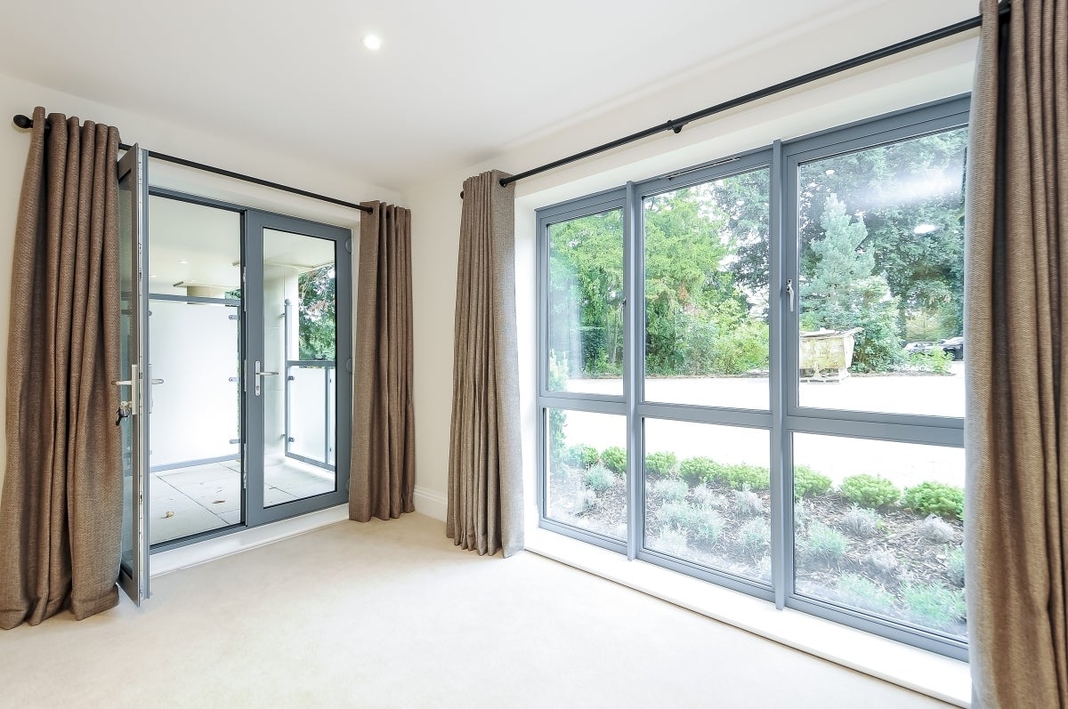 Flat Humphris Place in Cheltenham