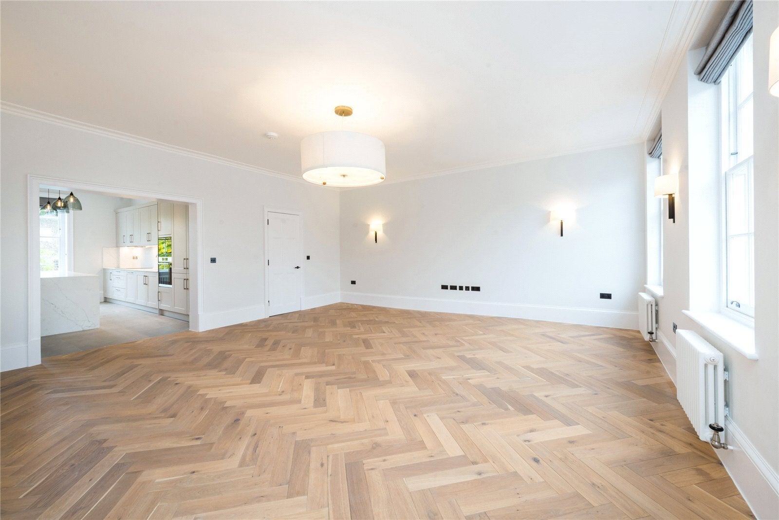 Flat Montague Street in Greater London