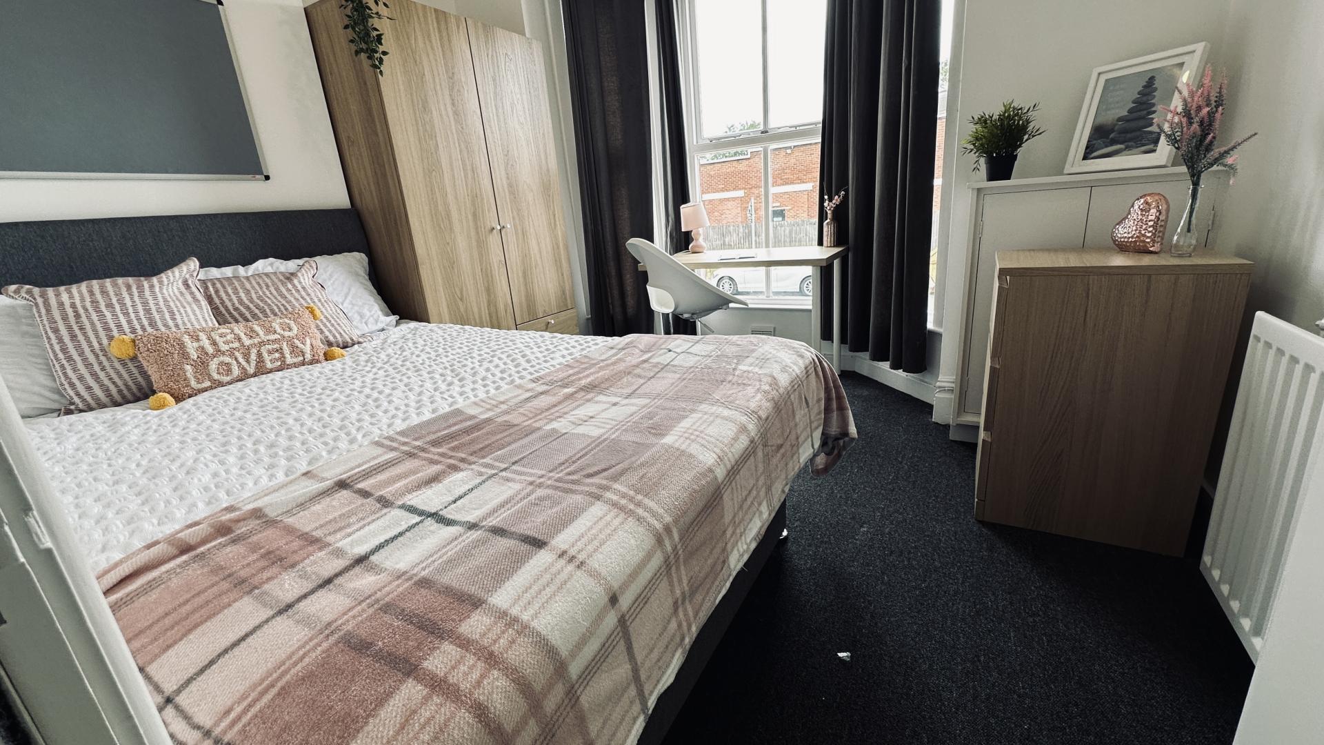 Room Cheyney Road in Chester