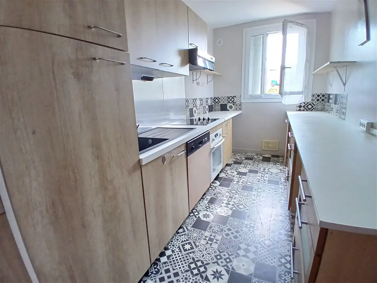 Appartement Avenue Bonaparte à Laval