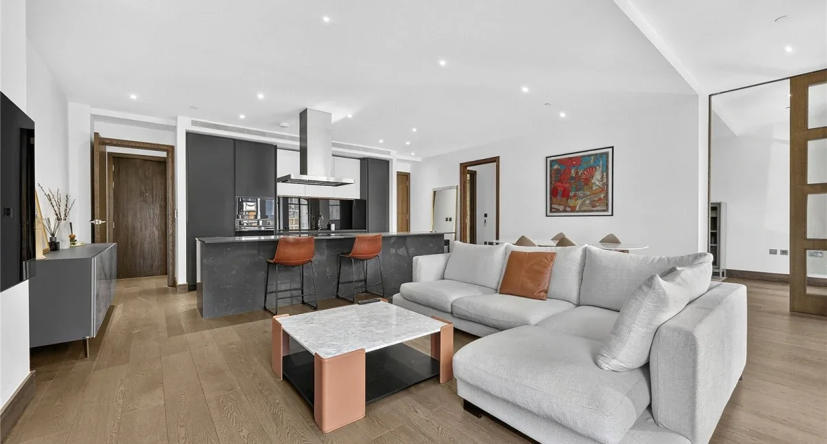 Flat Hanway Street in City of Westminster