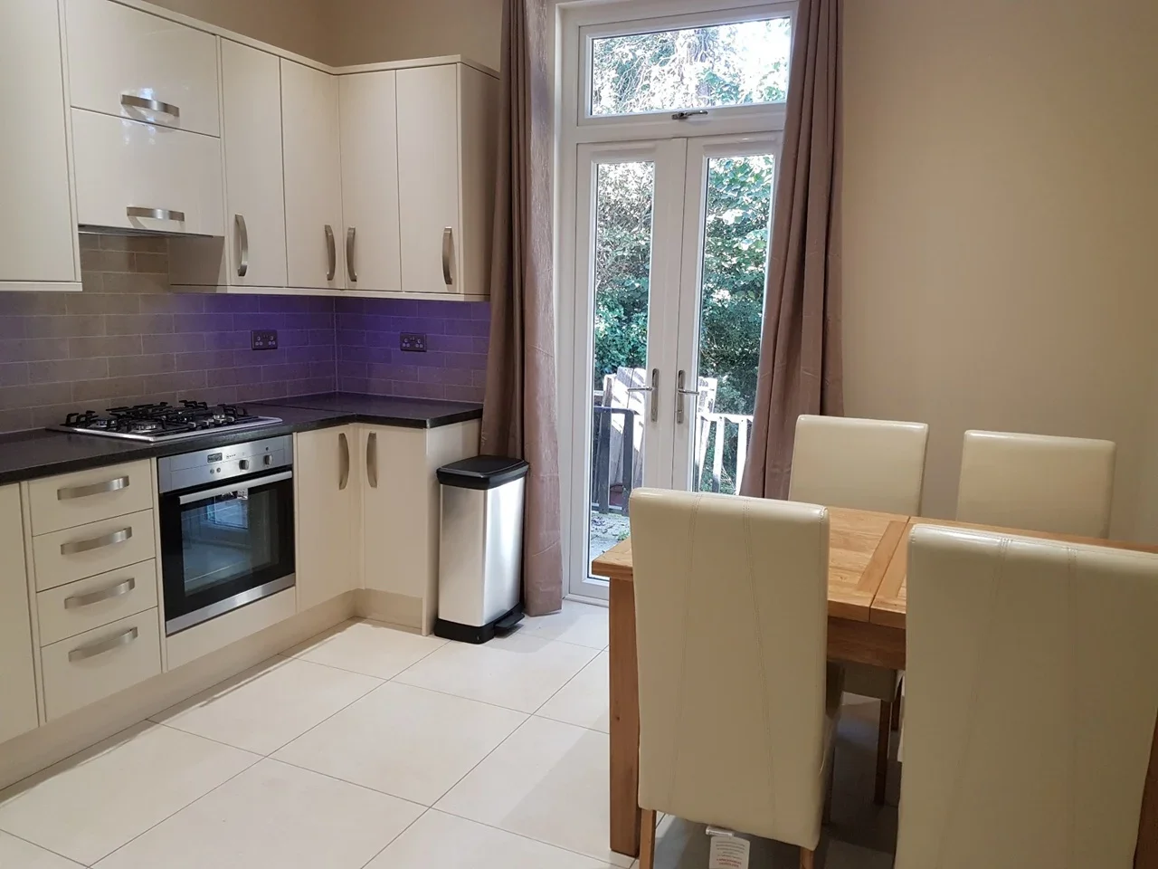 Flat Woodgrange Avenue in Greater London