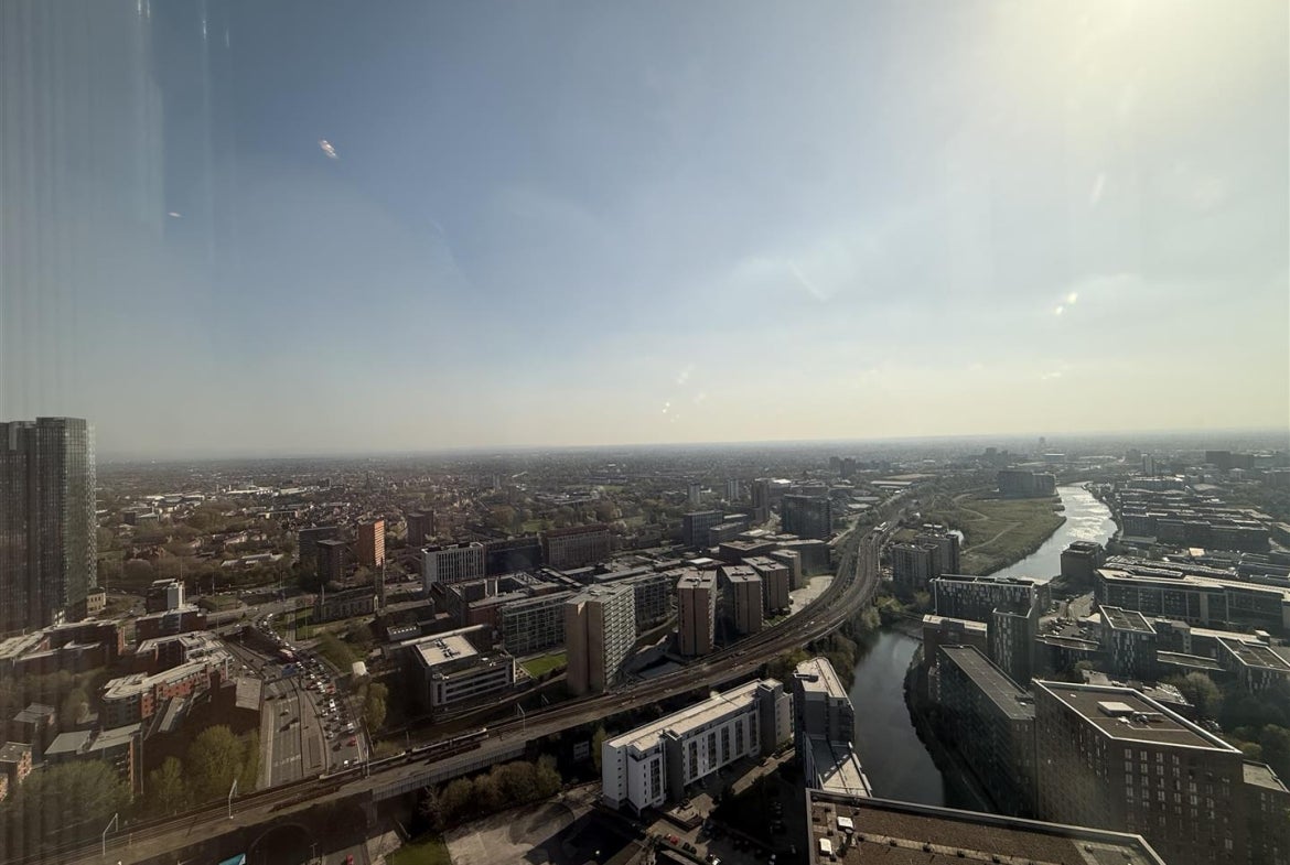 Flat Trinity Way in Manchester
