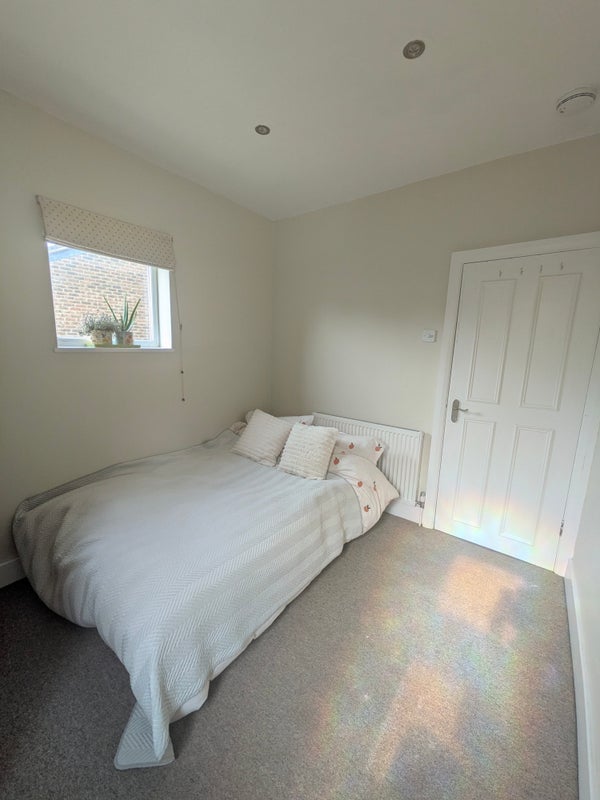 Room Brouncker Road in Greater London