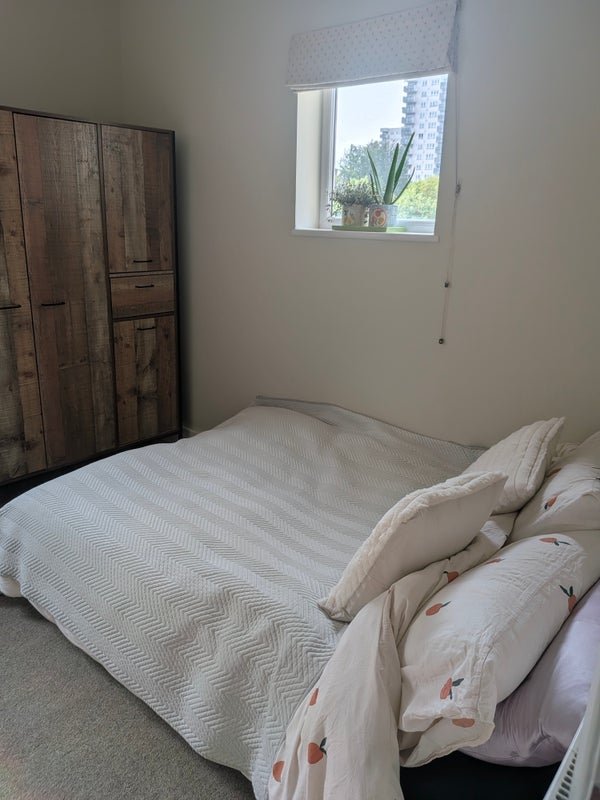 Room Brouncker Road in Greater London