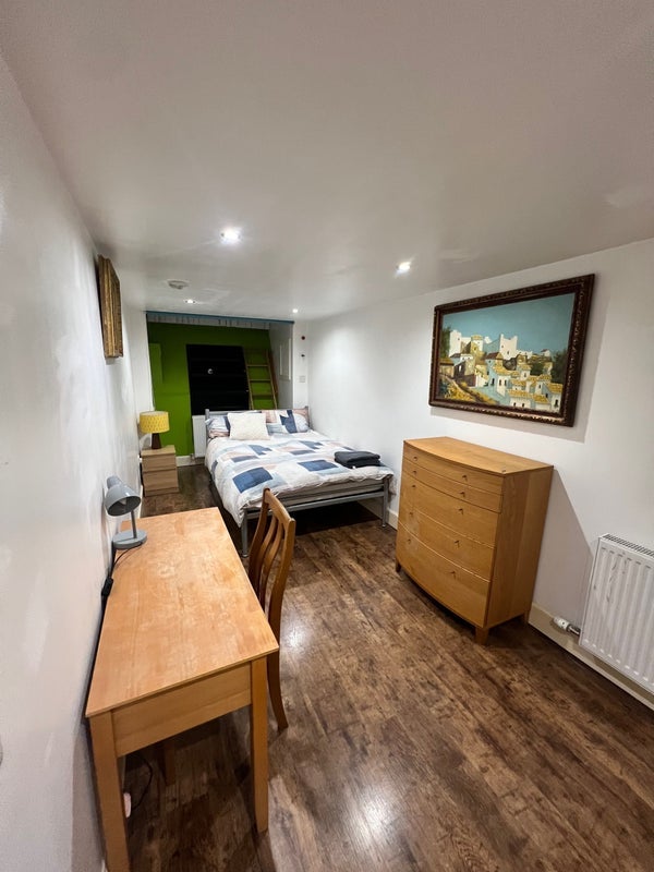 Room Dalry Road in City of Edinburgh