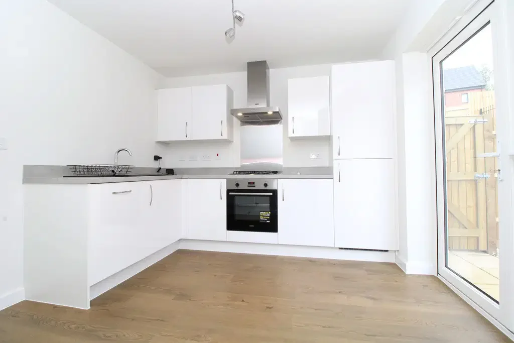 House Shamrock Close in Rugby