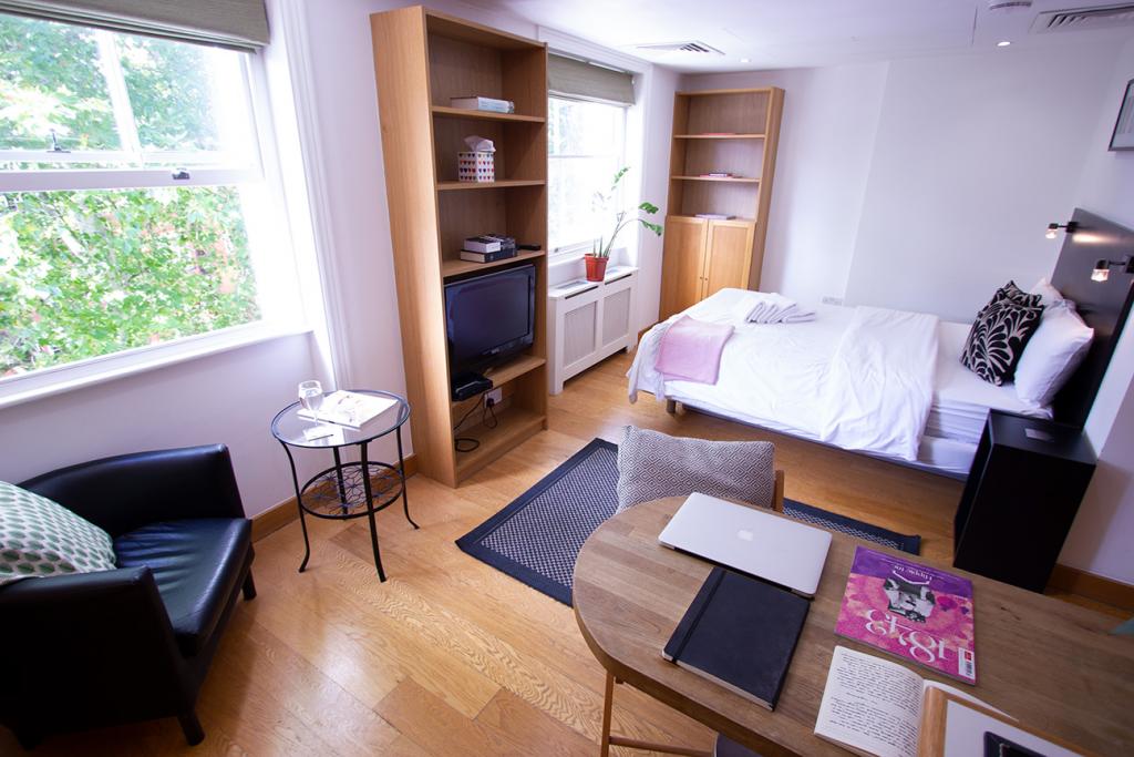 Flat Cartwright Gardens in Greater London