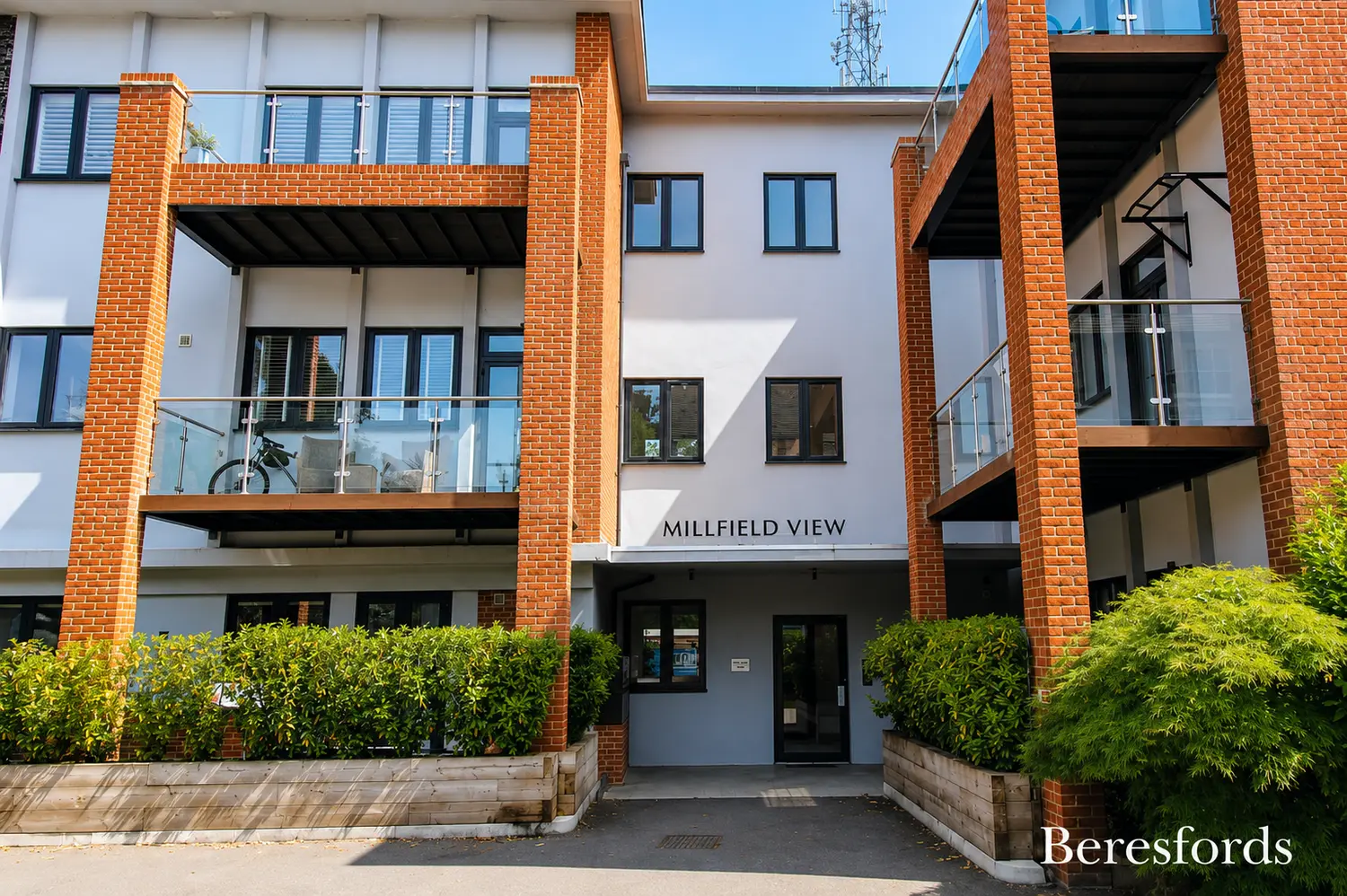 Flat Ashwells Road in Brentwood